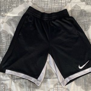Boys Nike shorts. Size: Large